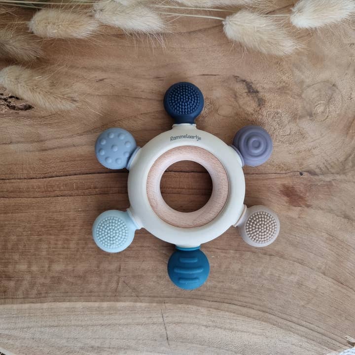 Beissring aus Holz und Silikon Detail